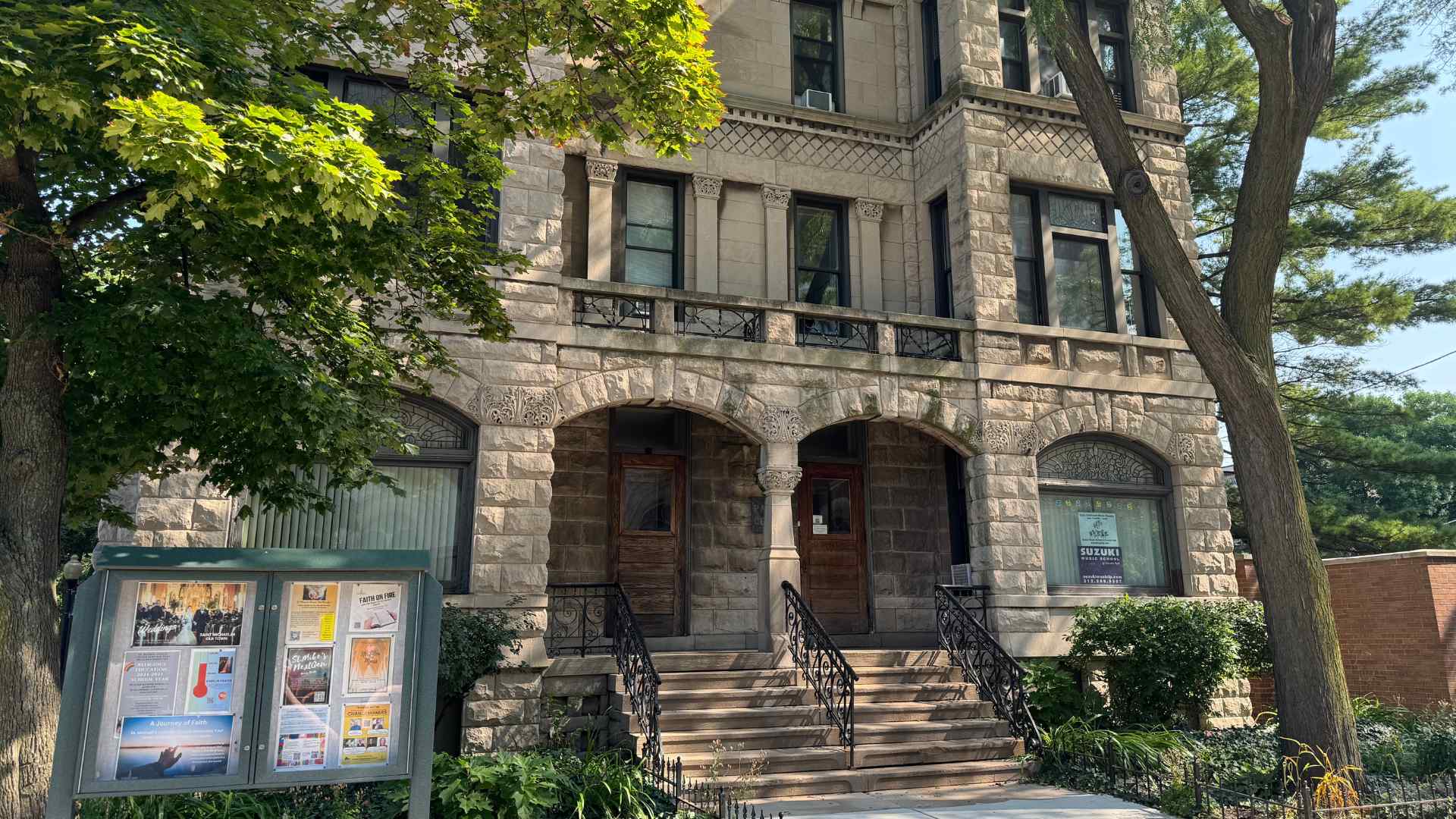 The exterior of Merit Near North's building